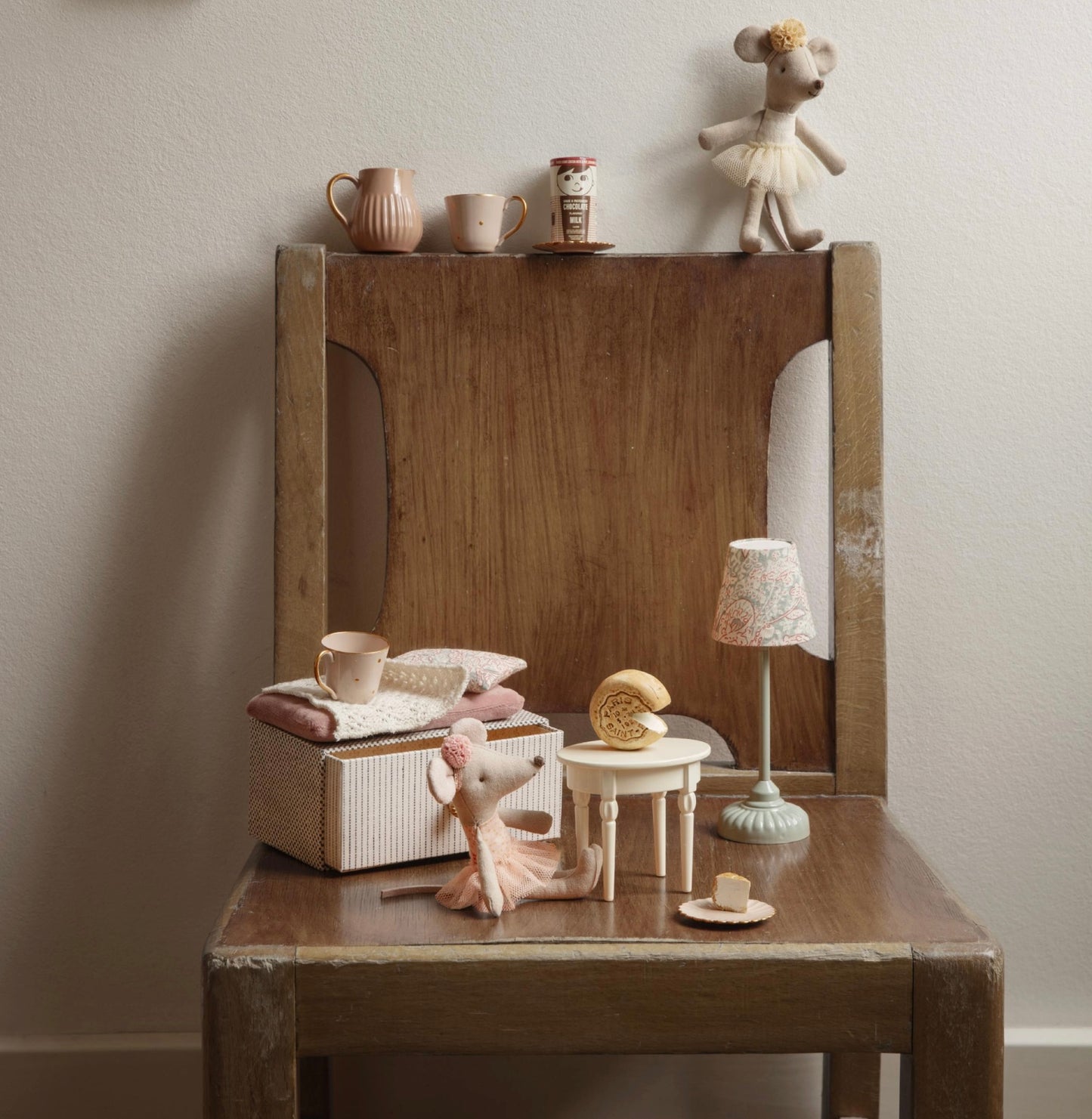 Maileg Ballerina Dancing Mouse in Daybed