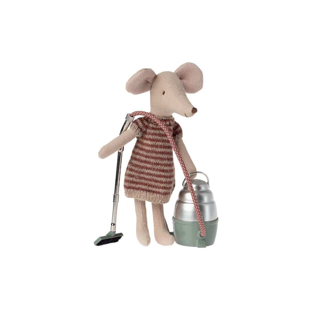 Maileg mouse vacuum cleaner with mummy mouse