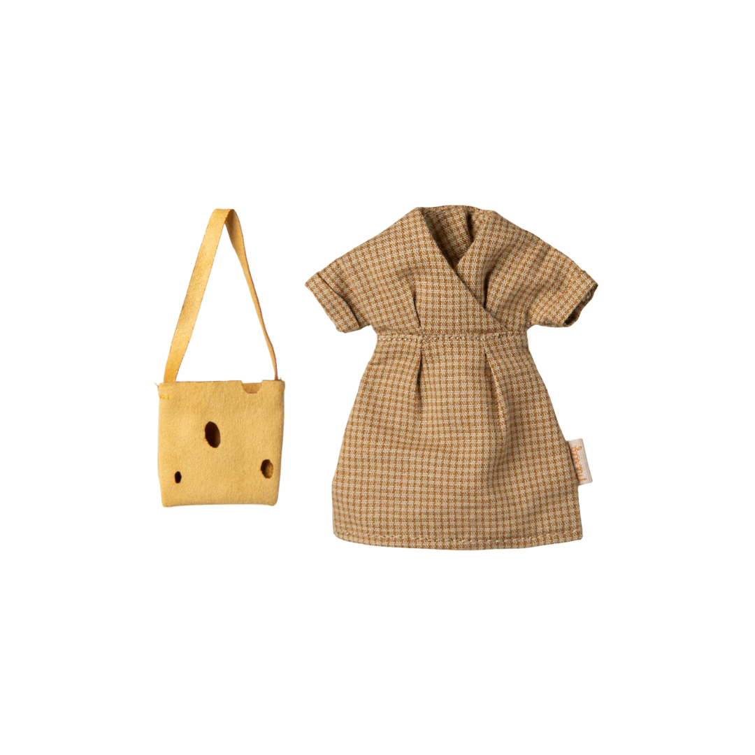 Maileg mum mouse with a brown dress and yellow cheese handbag clothing