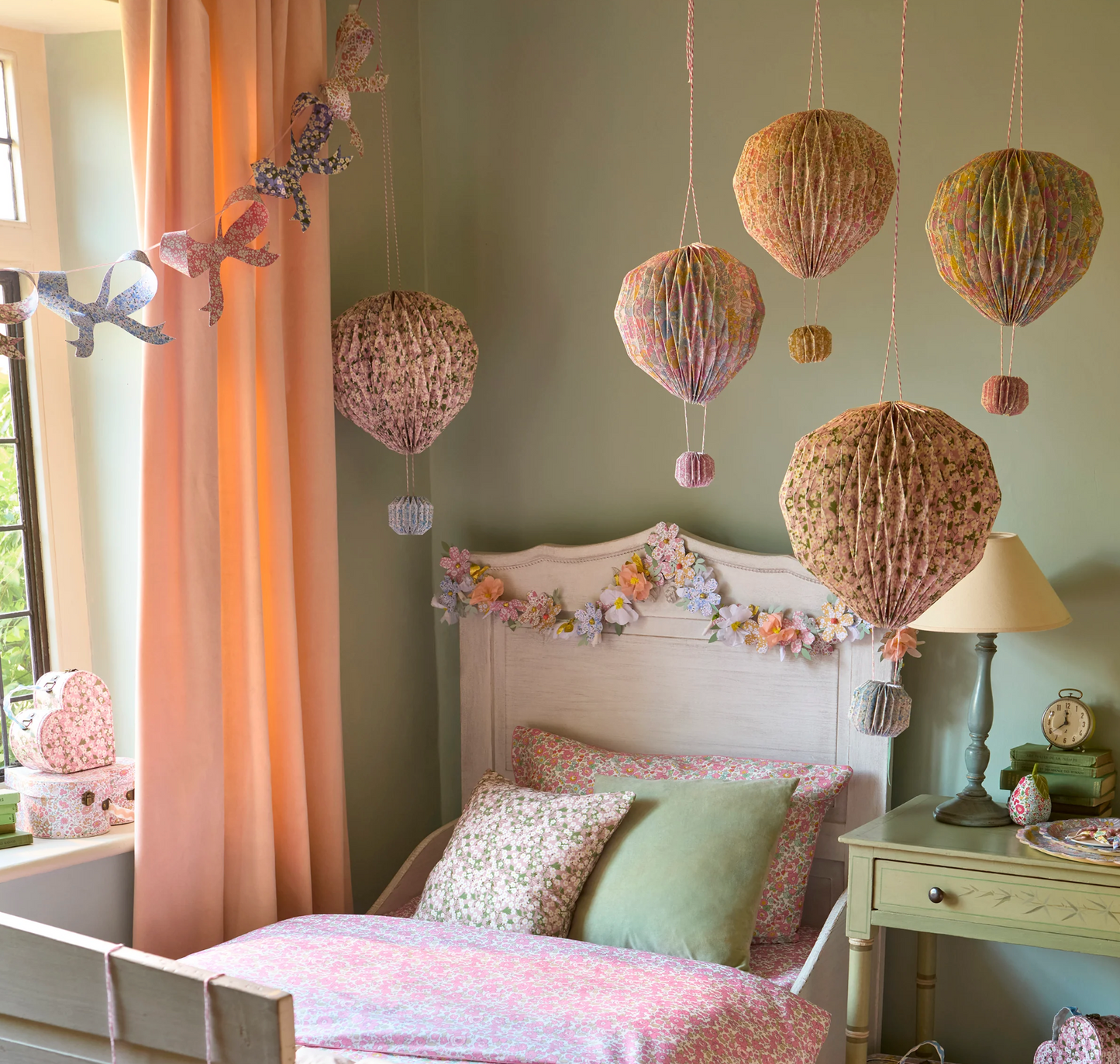 Meri Meri x Liberty Origami Balloon Decorations x3