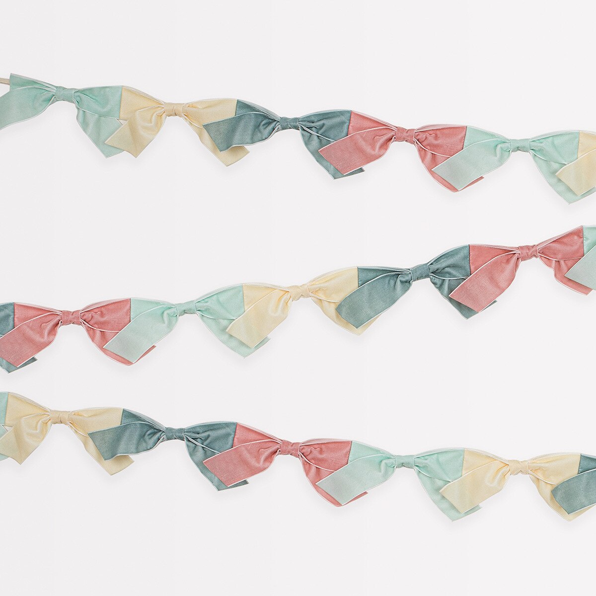 Meri Meri Velvet Bow Garland