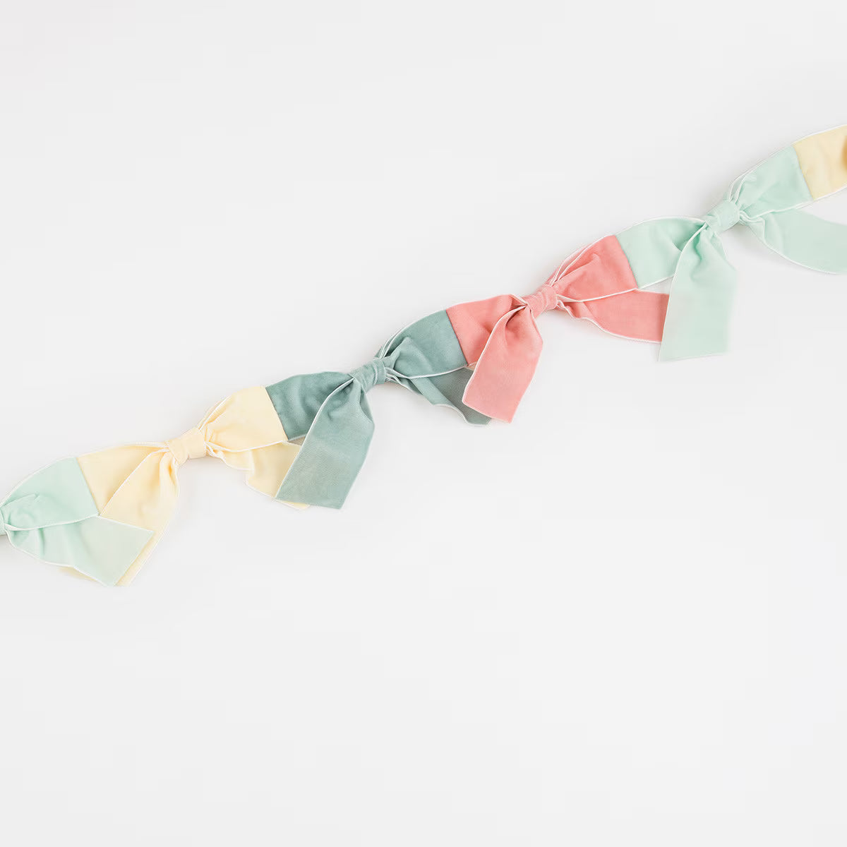 Meri Meri Velvet Bow Garland