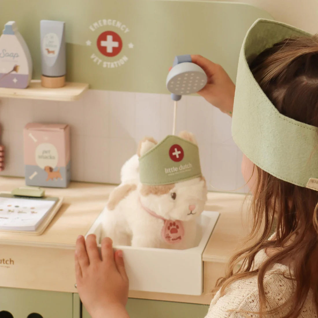 Little Dutch Wooden Veterinary Practice