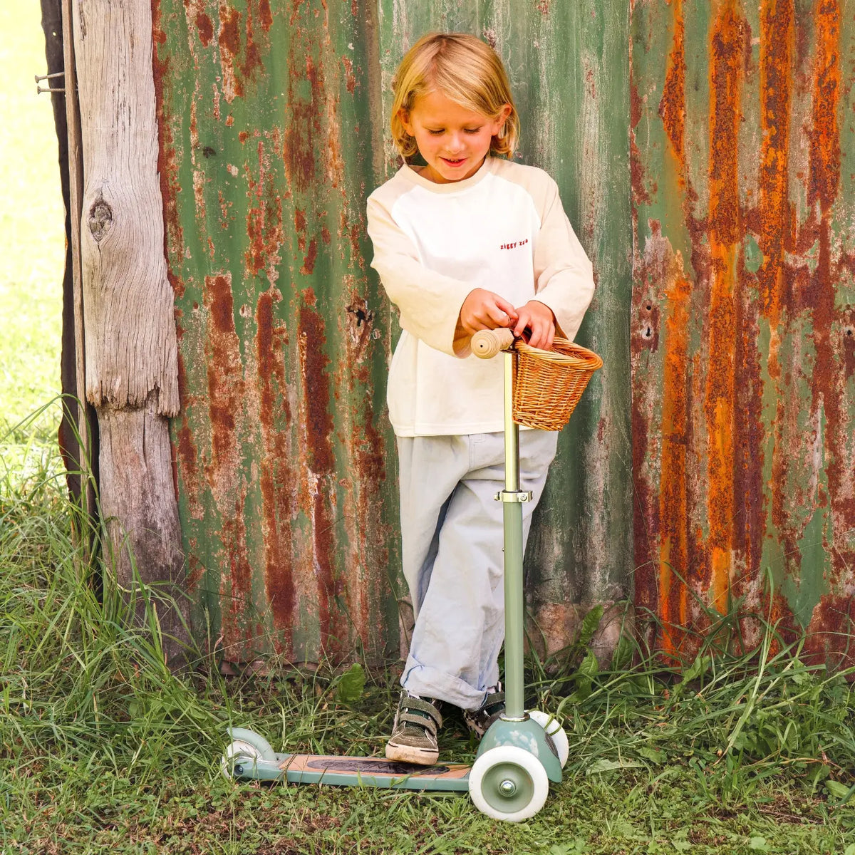 Banwood 3-Wheeled Scooter - Forest Green