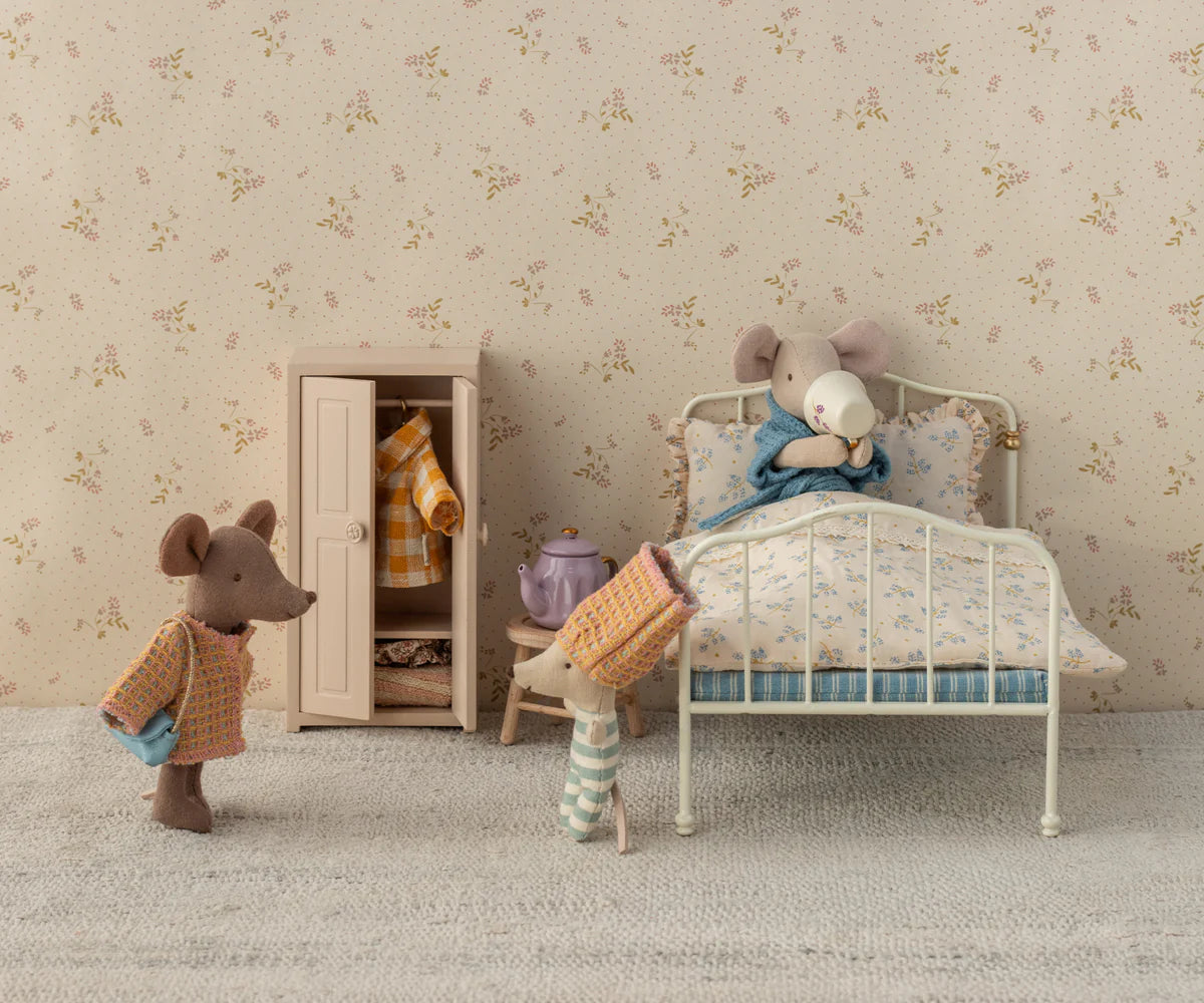 Maileg Mouse Wardrobe, Light Rose