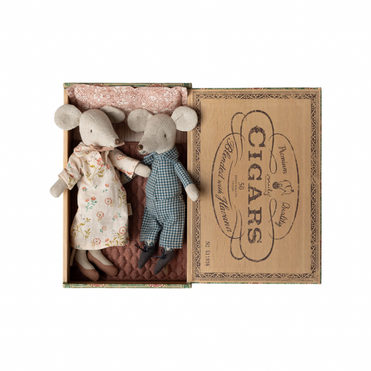 Maileg Grandma and grandpa mice in cigarbox