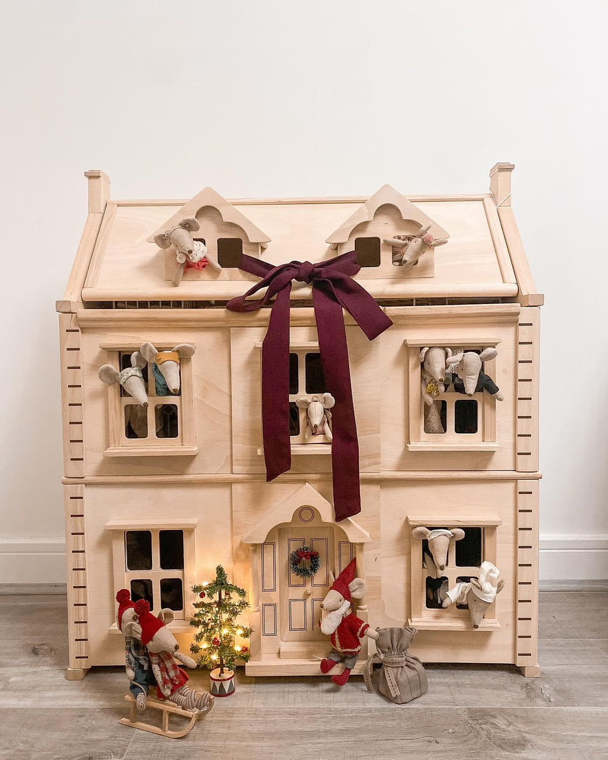 PlanToys Victorian Dollhouse: Plantoys victorian dollhouse decked for christmas with festive maileg mice and maileg santa mouse